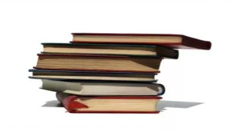 Apple in talks with book publisher