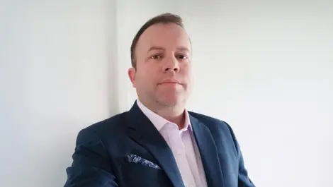 Greg gallant headshot 1422x800px 1